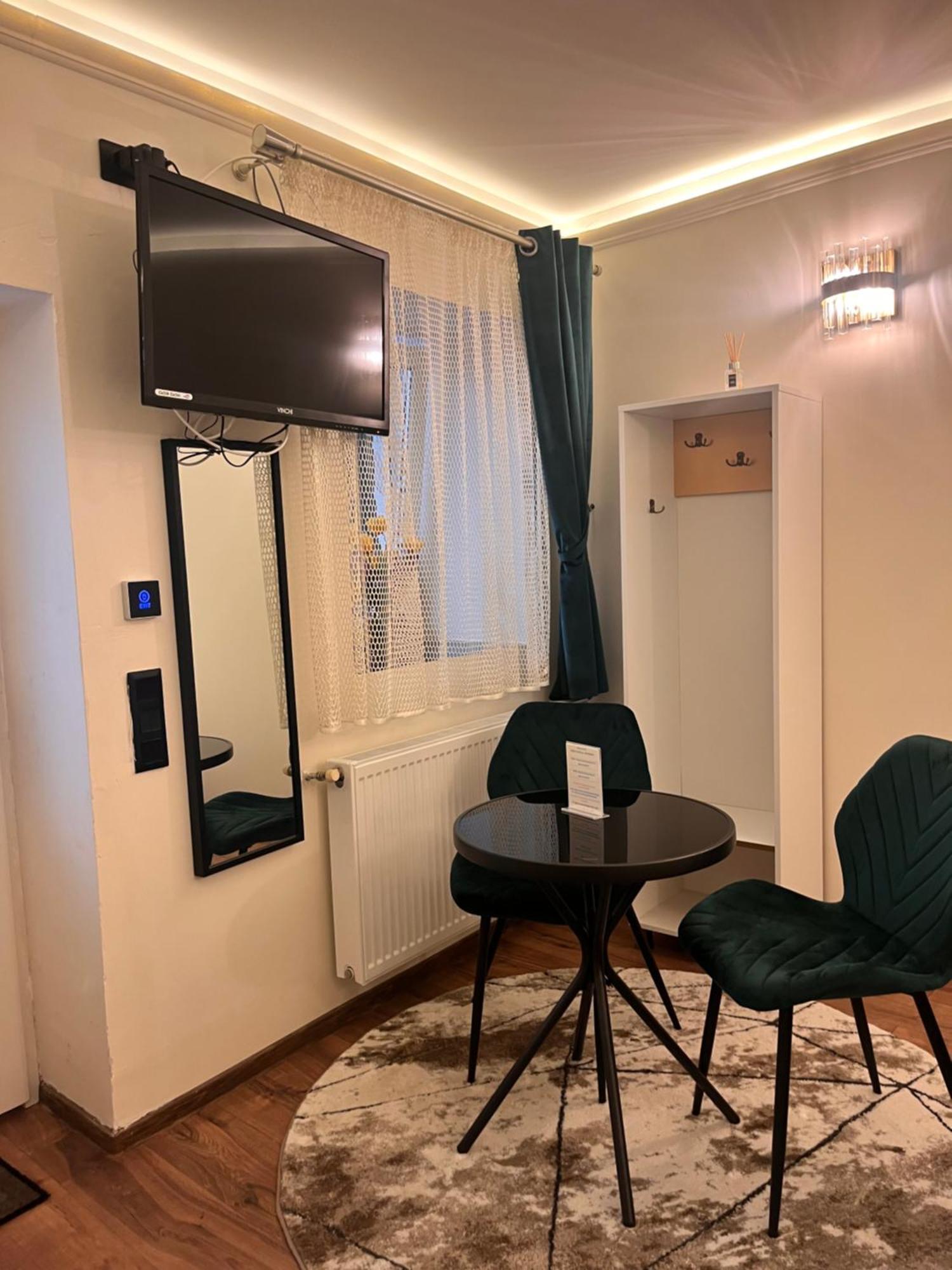 Urban Central Apartments Brasov Ngoại thất bức ảnh