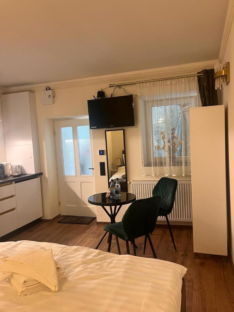 Urban Central Apartments Brasov Ngoại thất bức ảnh