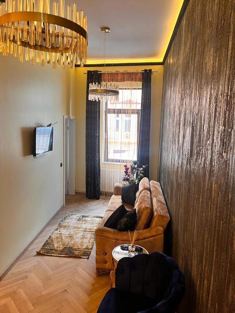 Urban Central Apartments Brasov Ngoại thất bức ảnh