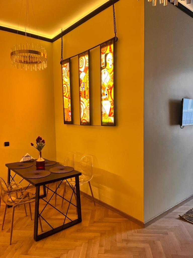 Urban Central Apartments Brasov Ngoại thất bức ảnh